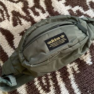 Adidas belt bag funny pack